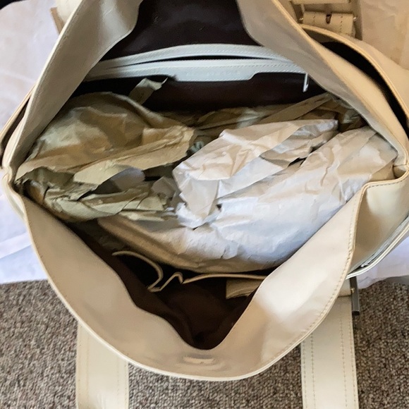Y2K White Leather Bag - Picture 5 of 10